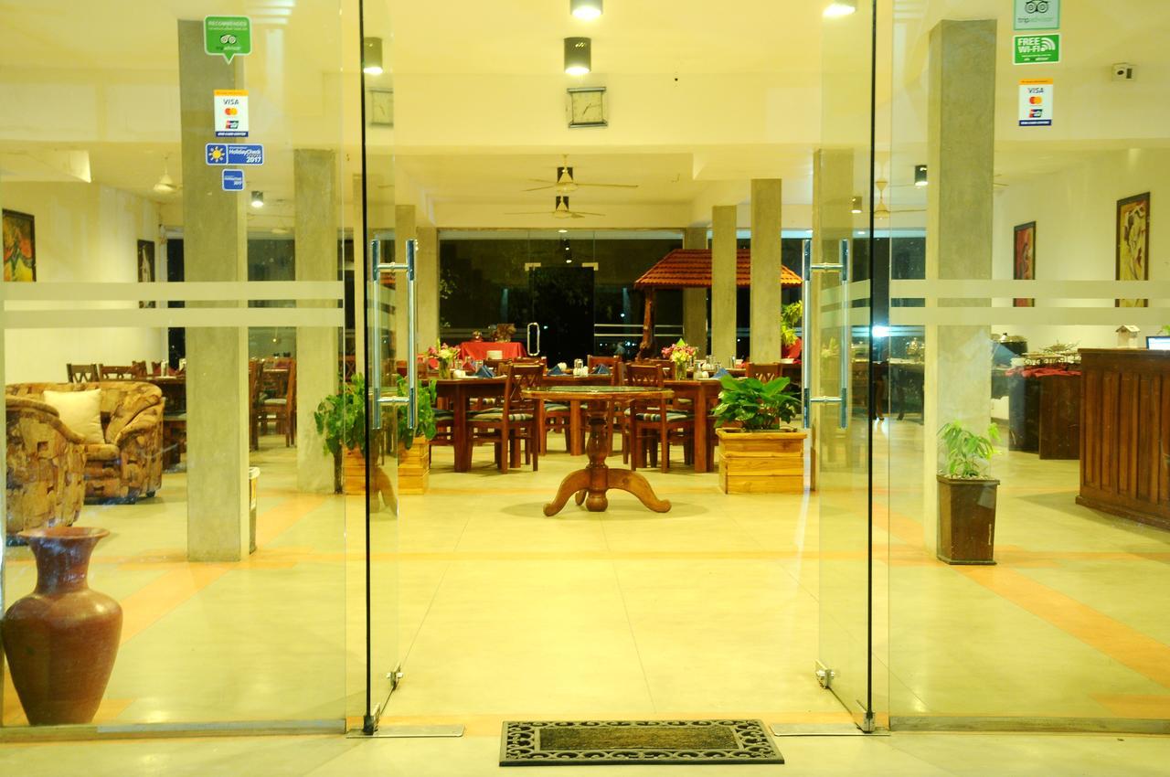 Lake Wind Hotel Tissamaharama Εξωτερικό φωτογραφία